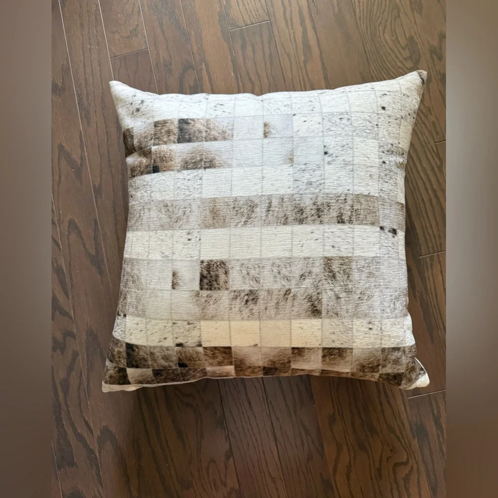 LOLOI FAUX HIDE CHECKERBOARD THROW PILLOW 22x22